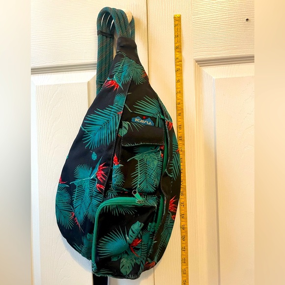 ❗️GENTLY USED❗️✨KAVU CROSSBODY BAG✨ - Picture 2 of 3